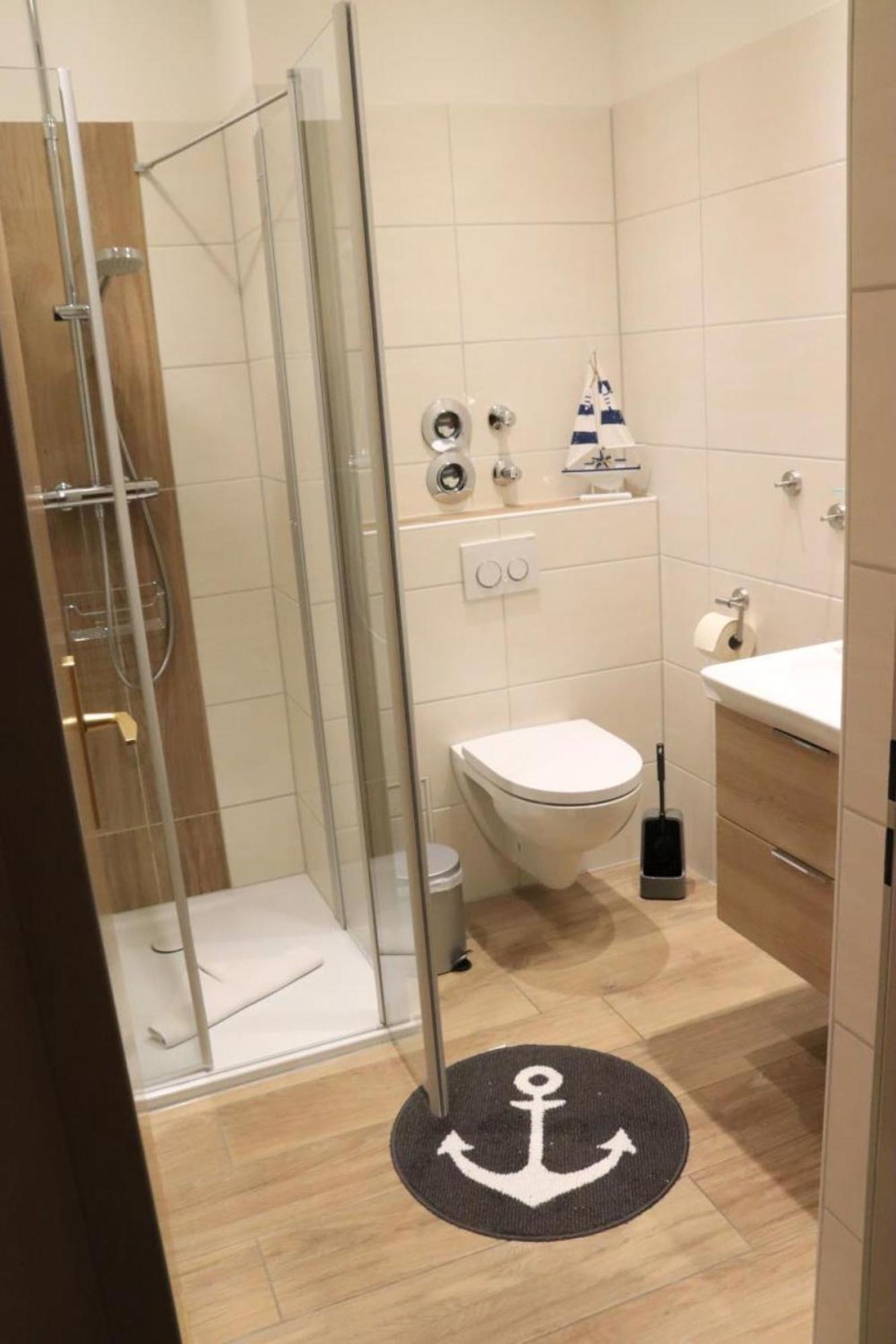 Ferienwohnung Mit Seeblick Und Schwimmbadnutzung In Cuxhaven Exterior photo